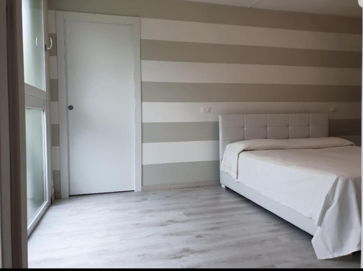 Holiday Apartaments Desenzano del Garda Eksteriør billede